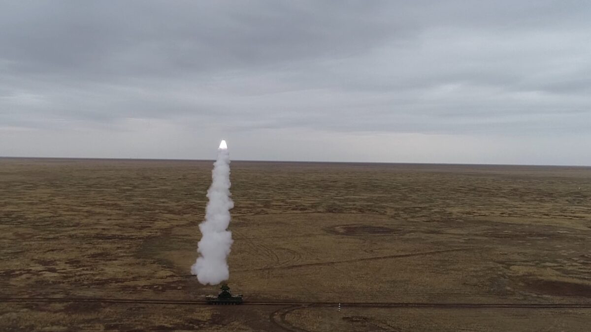 Войска ПВО научились стрелять ижевским ЗРК «Тор-М2» на ходу ИЭМЗ