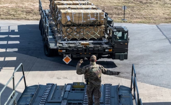 Американский грузовой борт прибыл в Россию из Риги Американский грузовой борт прибыл в Россию из Риги